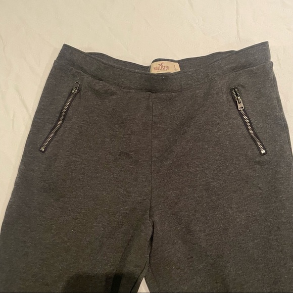 Hollister stretchy zipper leggings - Picture 2 of 3